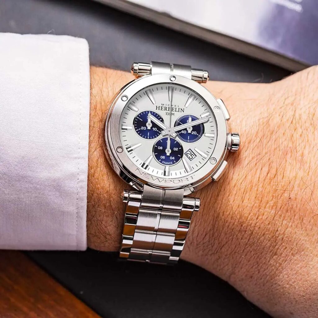 HERBELIN NEWPORT CHRONO 37688B42 – am Handgelenk