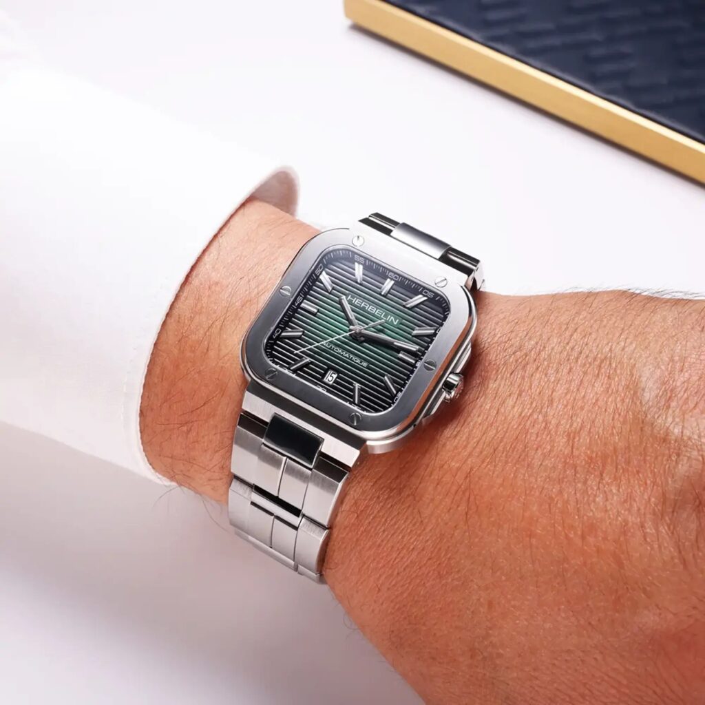 HERBELIN CAP CAMARAT SQUARE AUTOMATIC 1646B16 – am Handgelenk