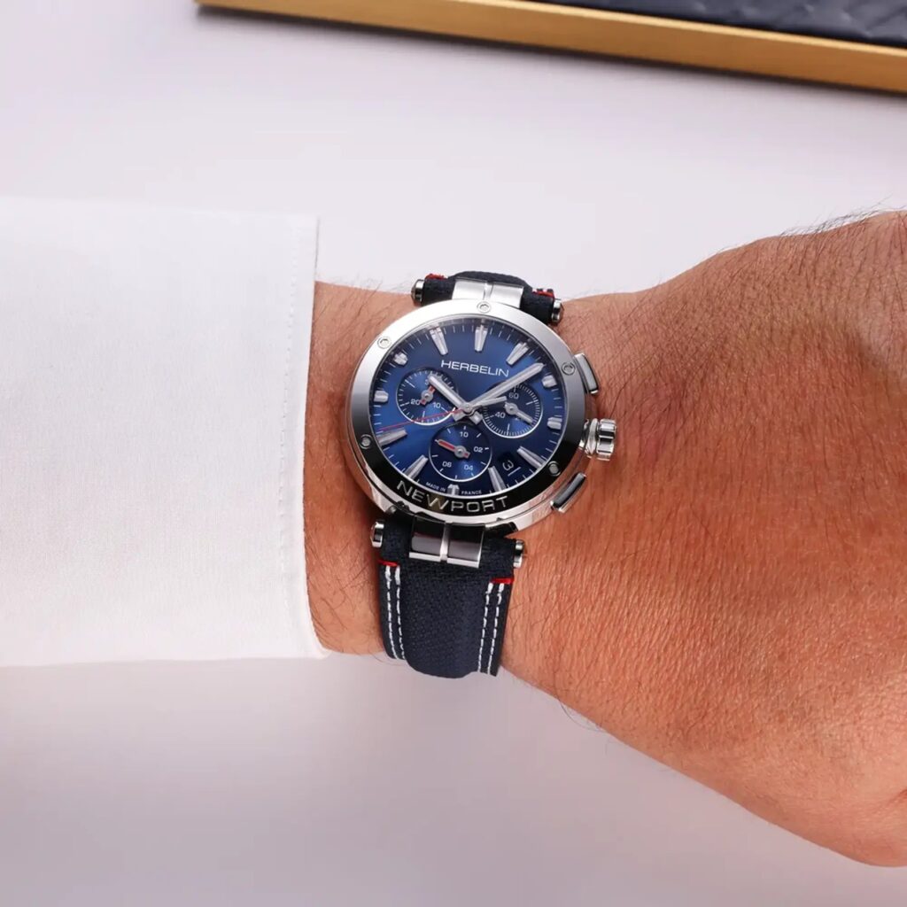 HERBELIN NEWPORT CHRONO 37658AP15BL – am Handgelenk