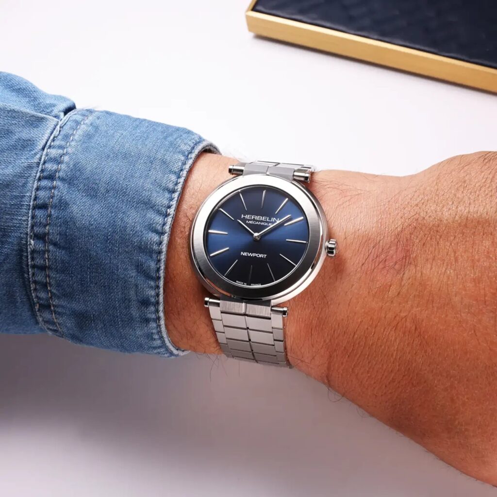 HERBELIN NEWPORT SLIM MECHANICAL 1222B15S – am Handgelenk