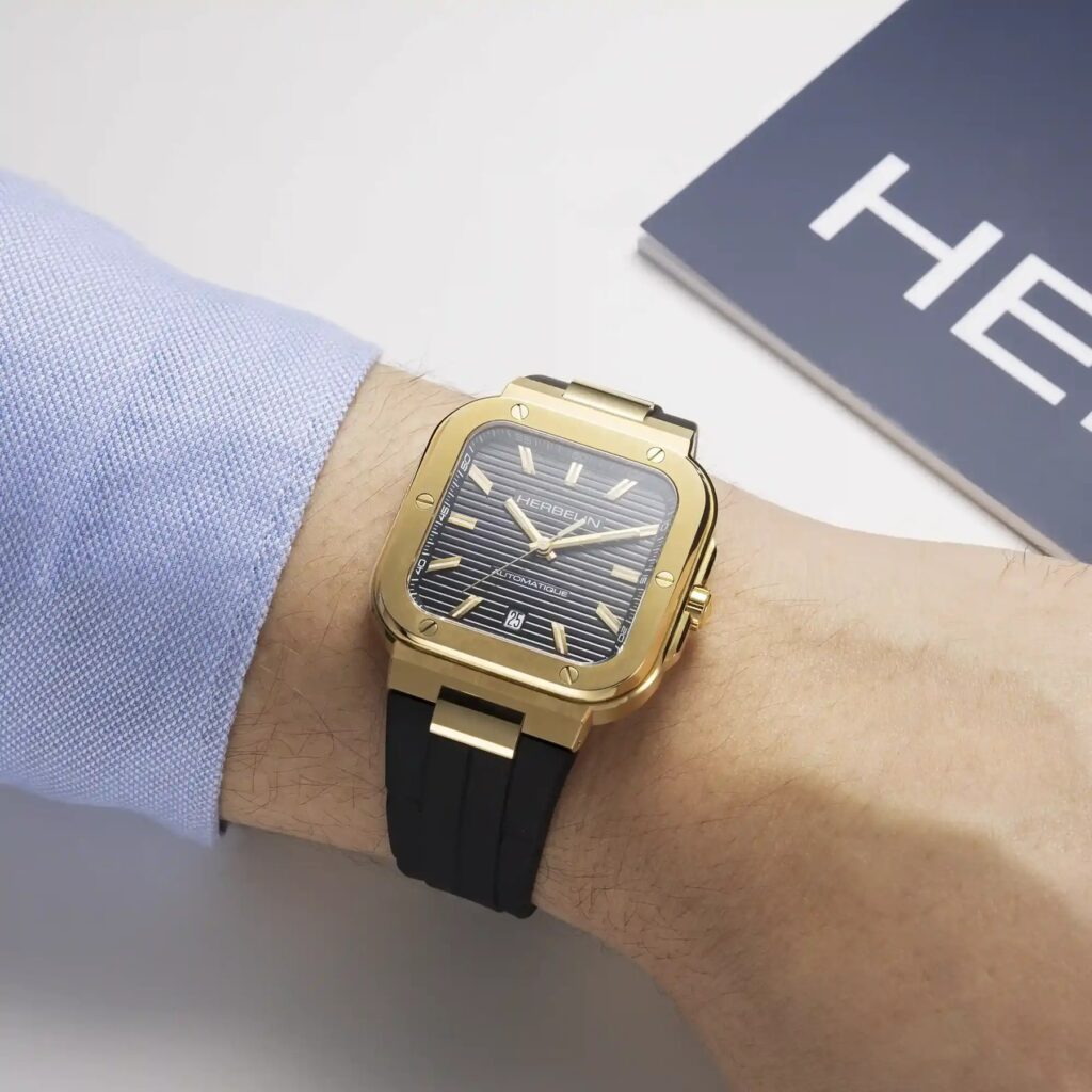 HERBELIN CAP CAMARAT SQUARE AUTOMATIC 1646P1N14CA – am Handgelenk