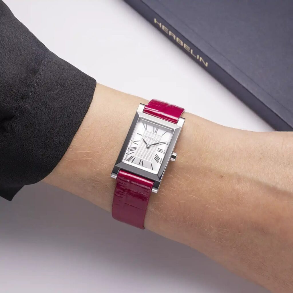 HERBELIN ANTARÈS Band FACON CROCO ROSE B17344A125 – am Handgelenk