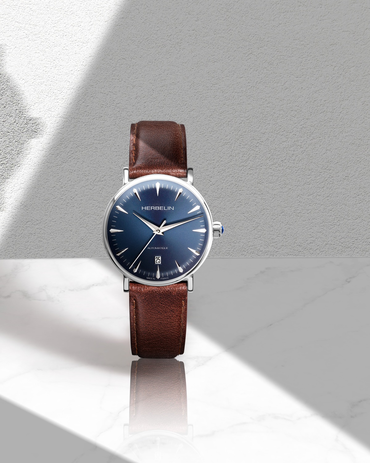 HERBELIN Inspiration Automatik 1647AP15BR mit blauem Zifferblatt und braunem Lederband